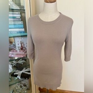 Designer: Vince Cashmere Tunic Sweater Size XS 3/4 Sweater in Greige color